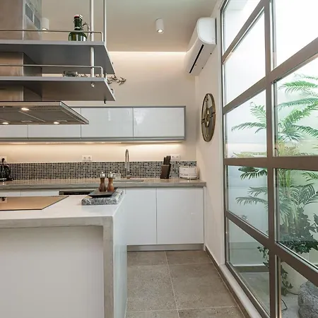 Secret Oasis Ретимно