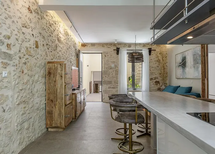 Secret Oasis Apartment *