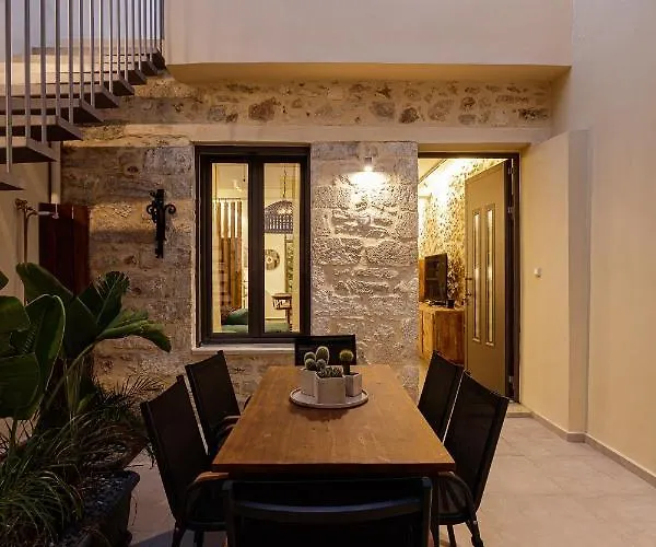 Apartment Secret Oasis *